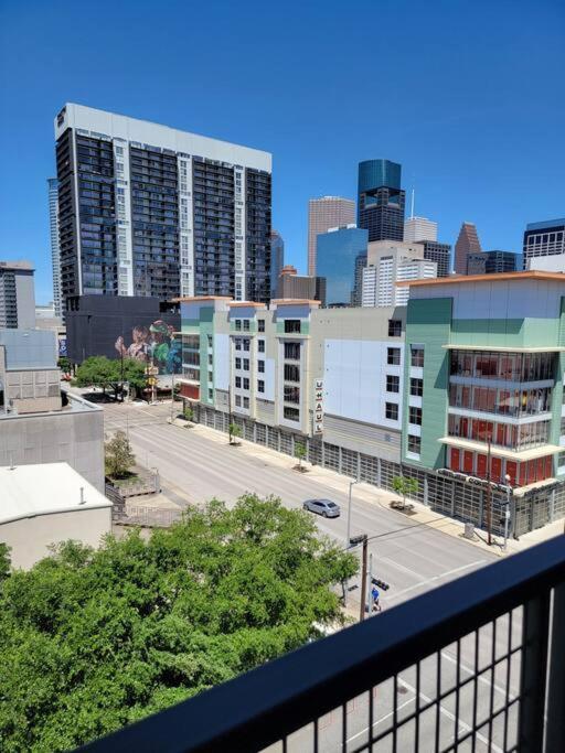 Sodo City Gem: Rooftop Skyline Pool Parking Wi-Fi Houston Buitenkant foto
