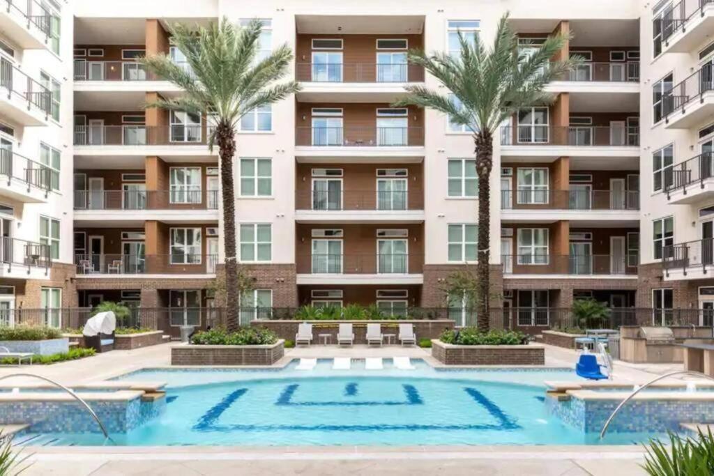 Sodo City Gem: Rooftop Skyline Pool Parking Wi-Fi Houston Buitenkant foto